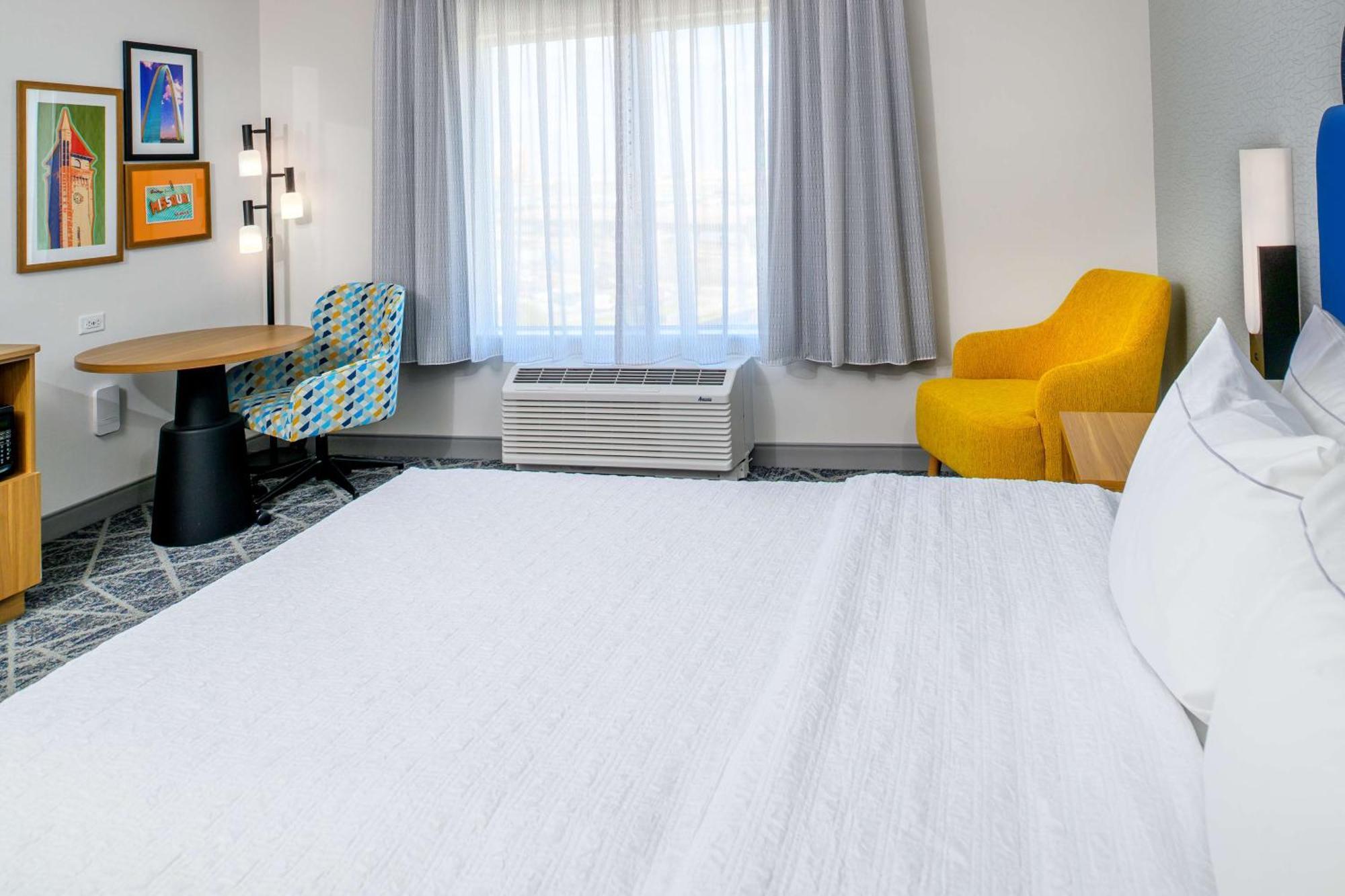 Hampton Inn By Hilton St Louis Airport セントルイス（ミズーリ州） エクステリア 写真