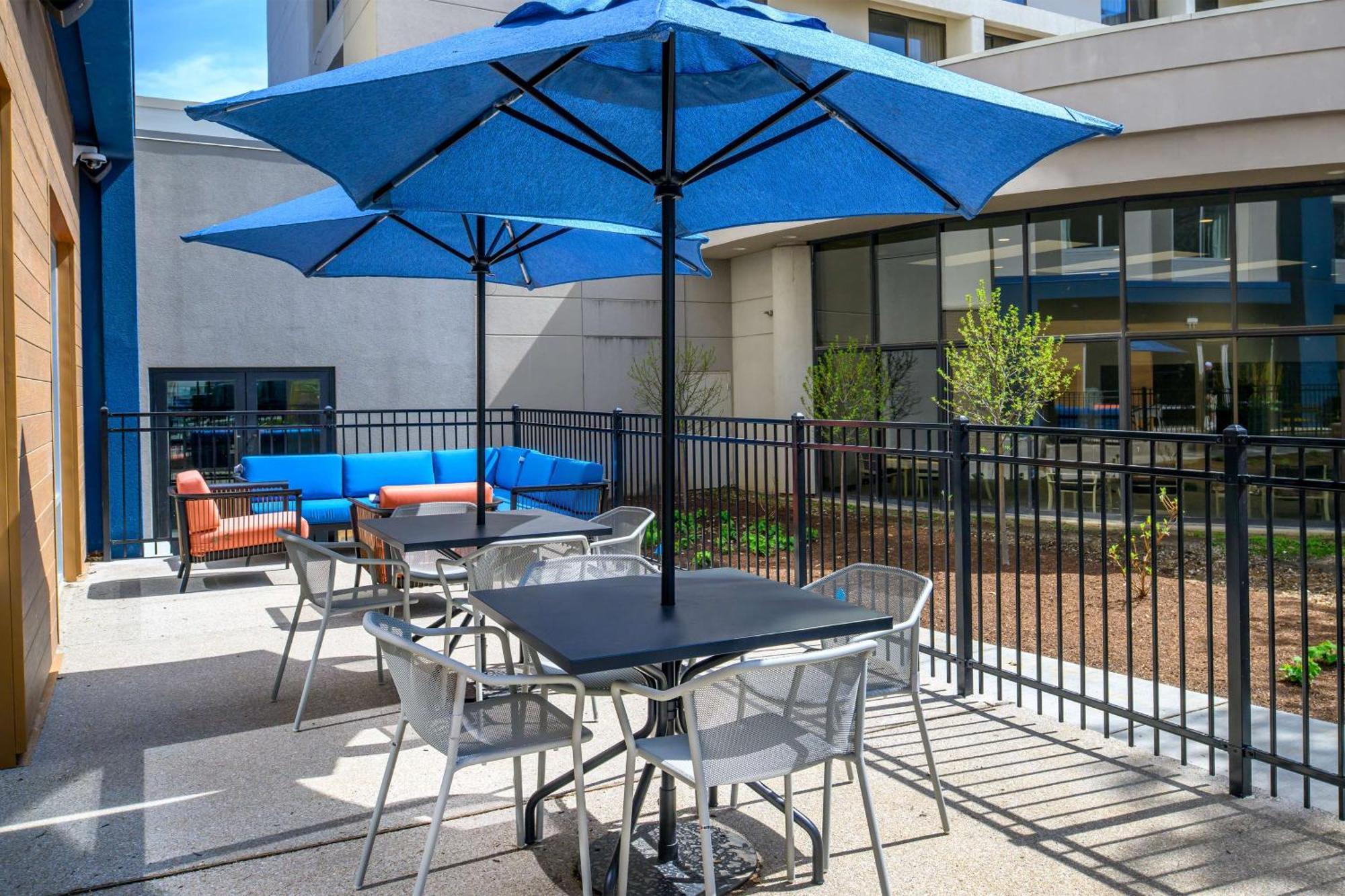 Hampton Inn By Hilton St Louis Airport セントルイス（ミズーリ州） エクステリア 写真